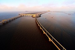 ��ͨ�˶�������Ϊһ�ຽ�տ��ſڰ�����ڸۡ�������һ����⿪�ſڰ�ͨ�����գ������ѻ�׼���ŵ���ͨ�ۡ���޸ۣ���ͨӵ��һ�࿪�ſڰ�5����