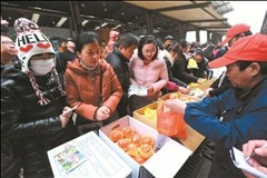 ����Ϊ���ʵ����Ŀ��3�ұ�׼�����г�����2�ұ�׼�����г���������깤���½���ũ��ƷֱӪ��25�ҡ���ͨũ����Ʒ������������50���֡������ӡ���Ʒ�������������ļӿ콨�裬���׶�ͻ��100��Ԫ�����Ȳ�����ȫ��ũ��Ʒ�����г���ǿ���ƺš������ƽ������ͨ׷����ϵ�Ե㣬�����ˡ������ӡ��İ�ȫ��